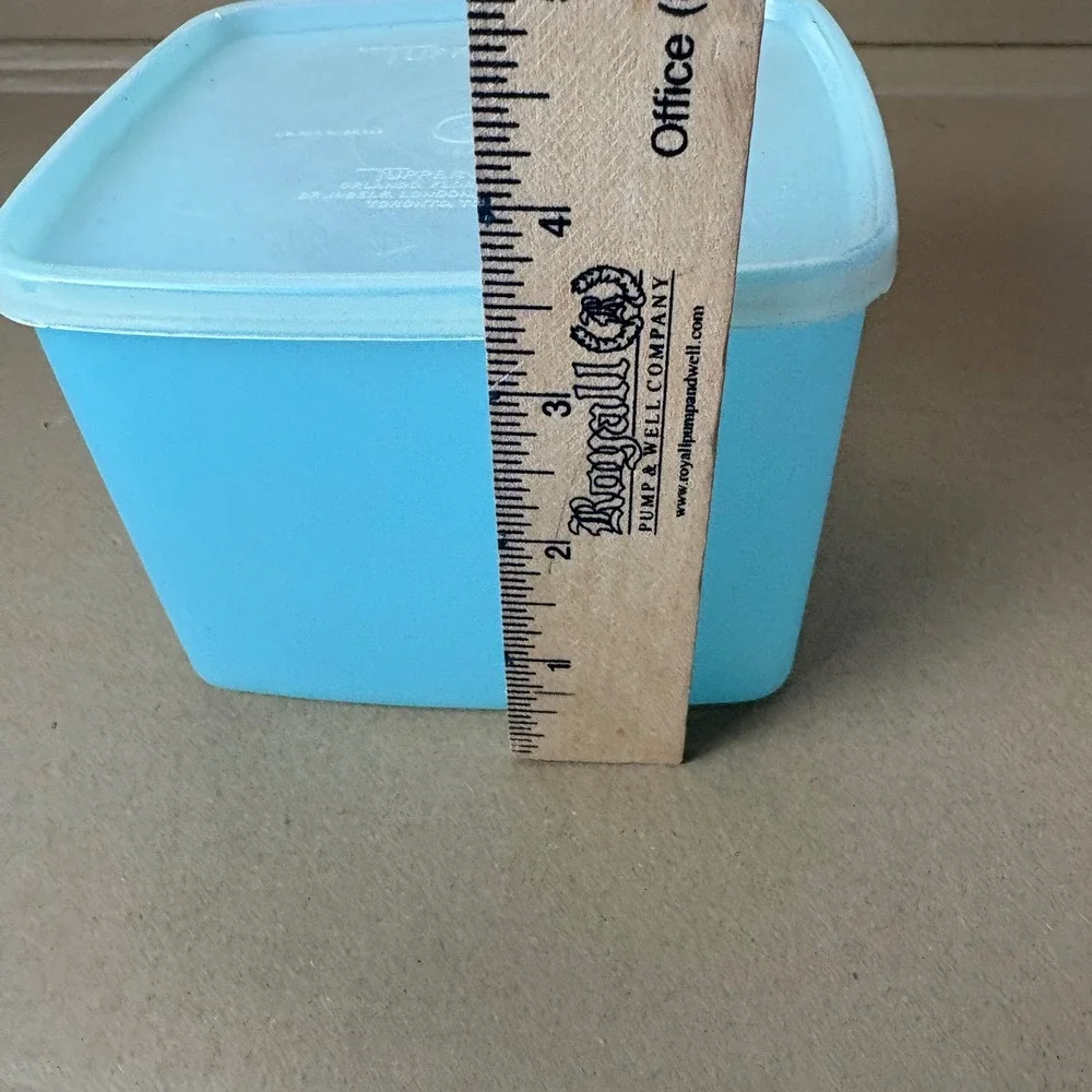 Tupperware Seal 310 7 Light‎ Blue Square Food Storage Container with Lid Vintage
